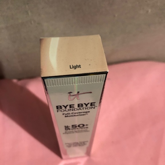 IT COSMETICS FOUNDATION